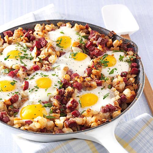 Corned-Beef-Hash-and-Eggs_exps5360_TH.CW1973175A05_03_3b_RMS