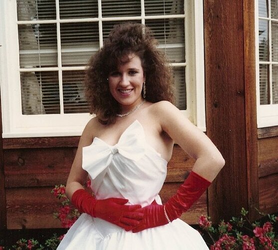 Tam 80's hair
