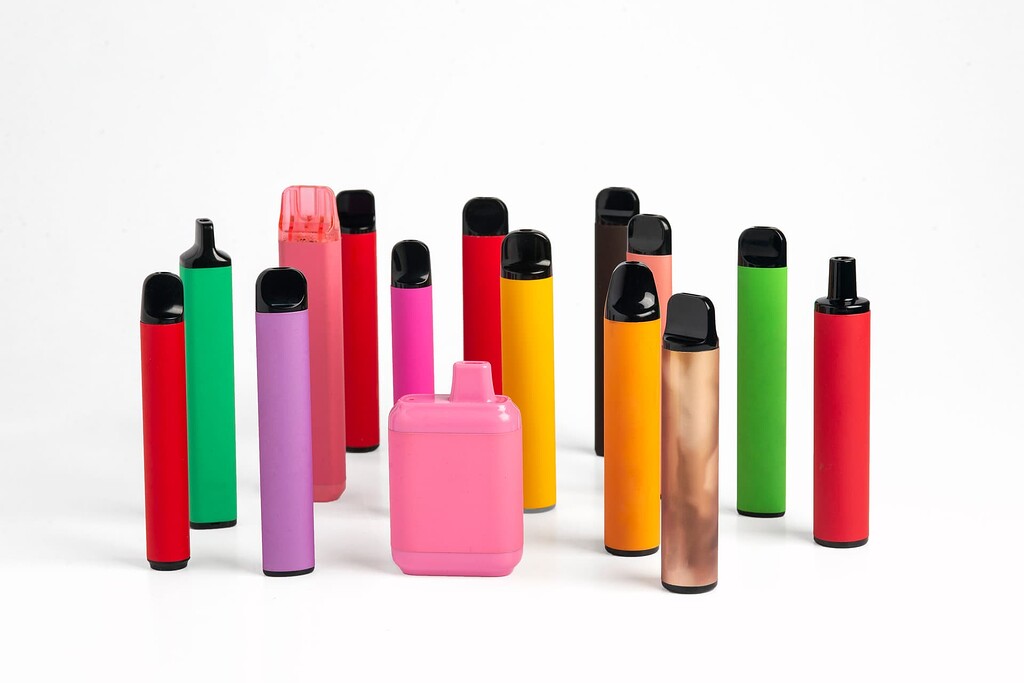 Are Disposable Vapes Reusable Vape King Blog: Comparing The Taste: Disposable  Vapes Vs Refillable Vapes Disposable Vape Vs Regular Vape Pros And Cons